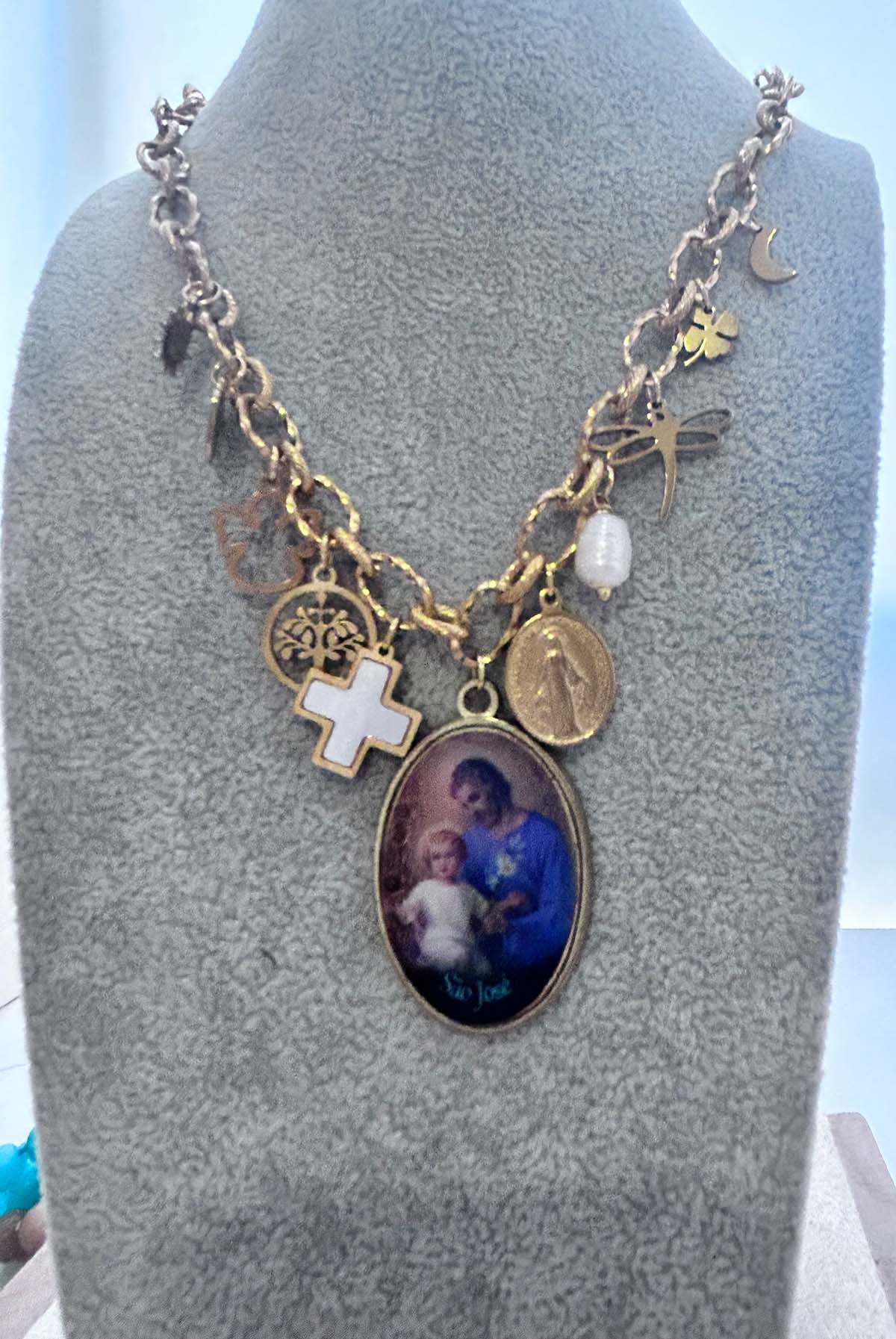 Collar 10 charms San José