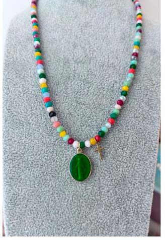 Collar gargantilla cristal colores con Virgen Milagrosa